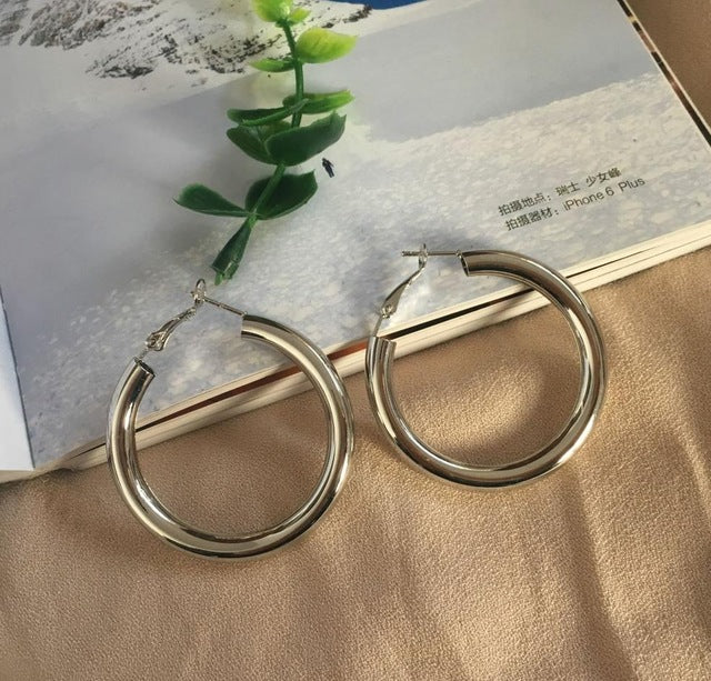 HUANZHI 2019 New Minimalist Gold Metal Large Circle Geometric Round Big Hoop Earrings for Women Girl Wedding Party Jewelry