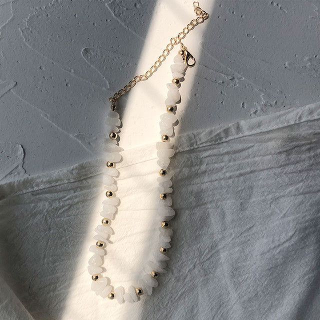 HUANZHI 2019 New Sea Style White Color Crystal Spar Geometric Transparent Beading Necklace for Women Girl Party Vacation Jewelry