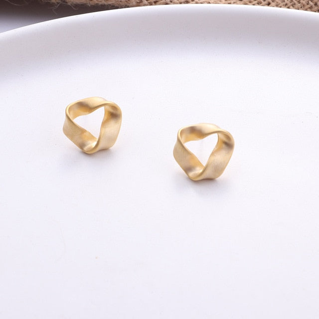Fashion Korean Metal Gold Color Stud Earring Simple Geometric Camber Circle Knot Face Matte Irregular Ellipse Women Girl Jewelry