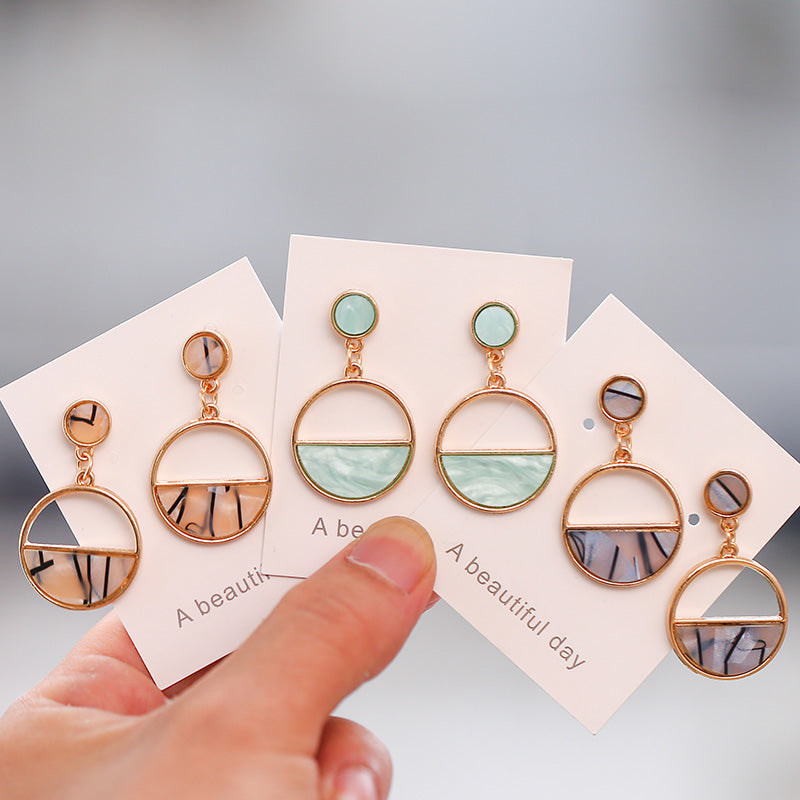 2019 New Women's Earrings Color Metal Simple Charm Hollow Geometric Pendant Earrings Suitable For Winter Jewelry Lover Gift