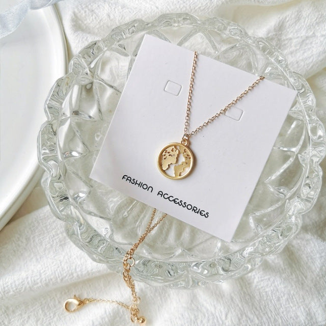 World Map Necklace Globetrotter Gold Map Pendant World Choker Map Crescent Moon Necklaces&Pendants Dainty Pendants For Women