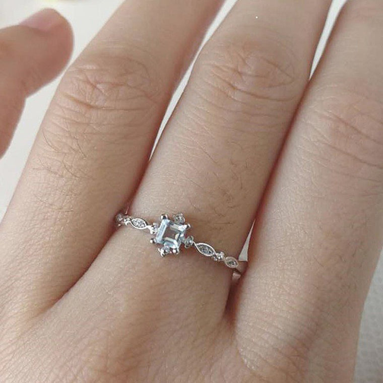 Dainty Blue Crystal Ring for Women Simple Style Square Engagement Finger Ring ladys Fashion Jewelry bague